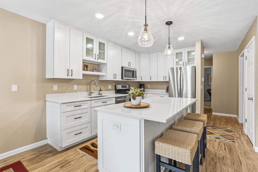 Photo of 1684 Covington Lane, Eagan, MN 55122 (MLS # 6826445)