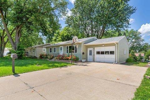Photo of 1032 Valley View Road, Faribault, MN 55021 (MLS # 6747464)