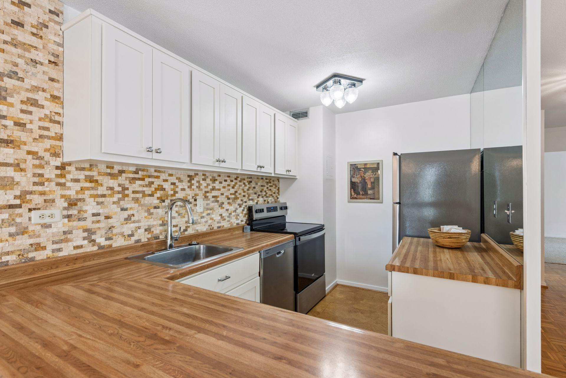 19 S 1st Street B202