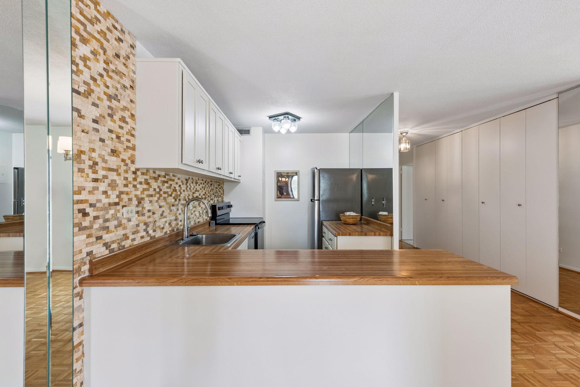 19 S 1st Street B202