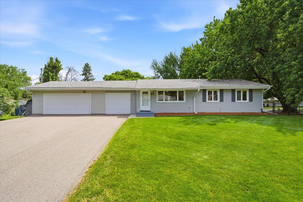 Photo of 320 113th Avenue NE, Blaine, MN 55434 (MLS # 7081915)