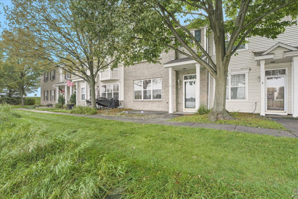 Photo of 10911 Goodhue Street NE #D, Blaine, MN 55449 (MLS # 6824908)