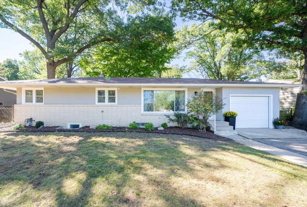 Photo of 2837 Matilda Street, Roseville, MN 55113 (MLS # 7150879)