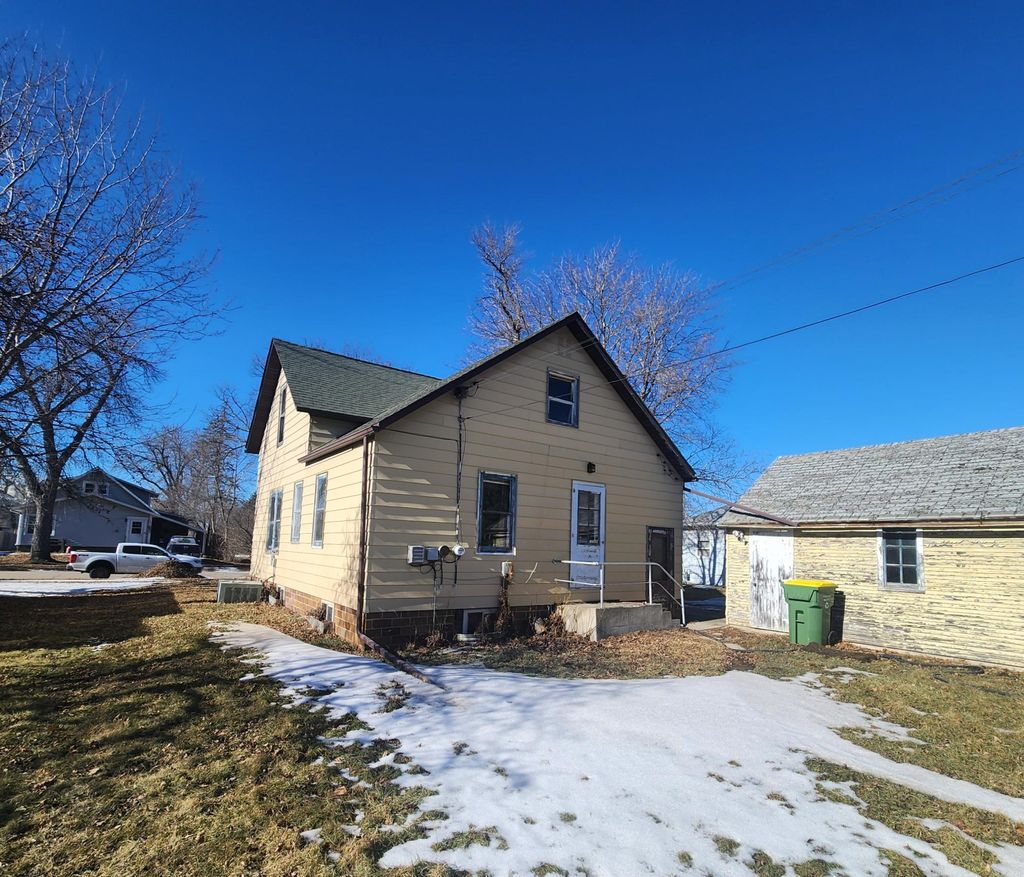 Photo of 313 6th Avenue SE, Pipestone, MN 56164 (MLS # 7017917)