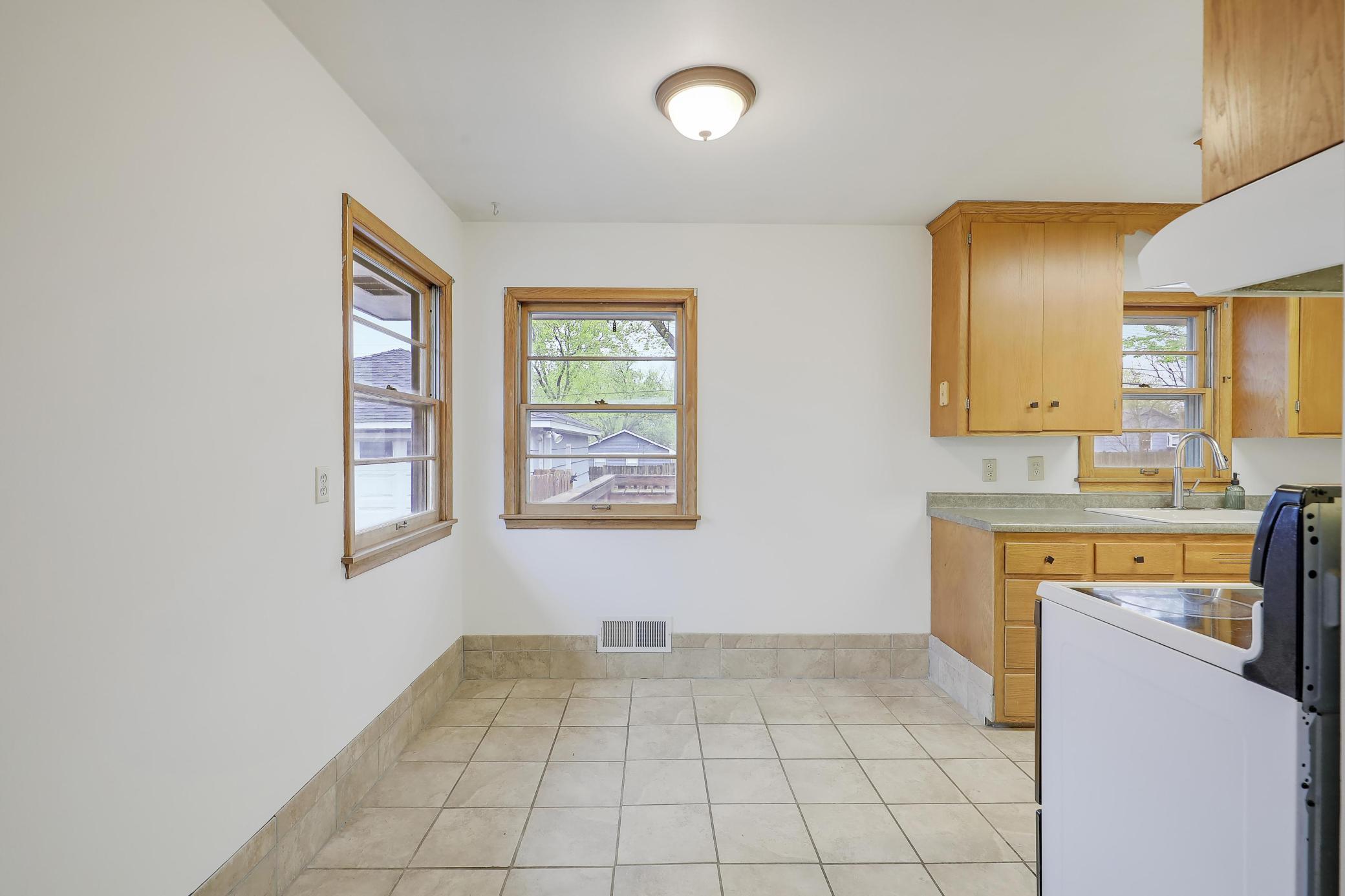 9112 Dupont Avenue S