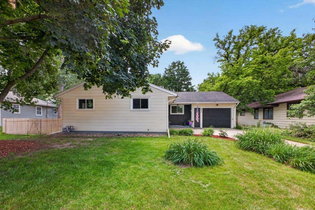 Photo of 850 11 1/2 Street SW, Rochester, MN 55902 (MLS # 7092116)