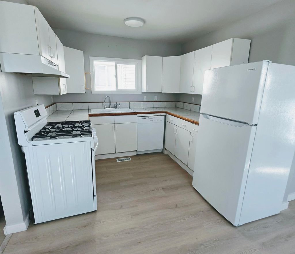 Photo of 213 2nd Street SW, Chisholm, MN 55719 (MLS # 7002466)