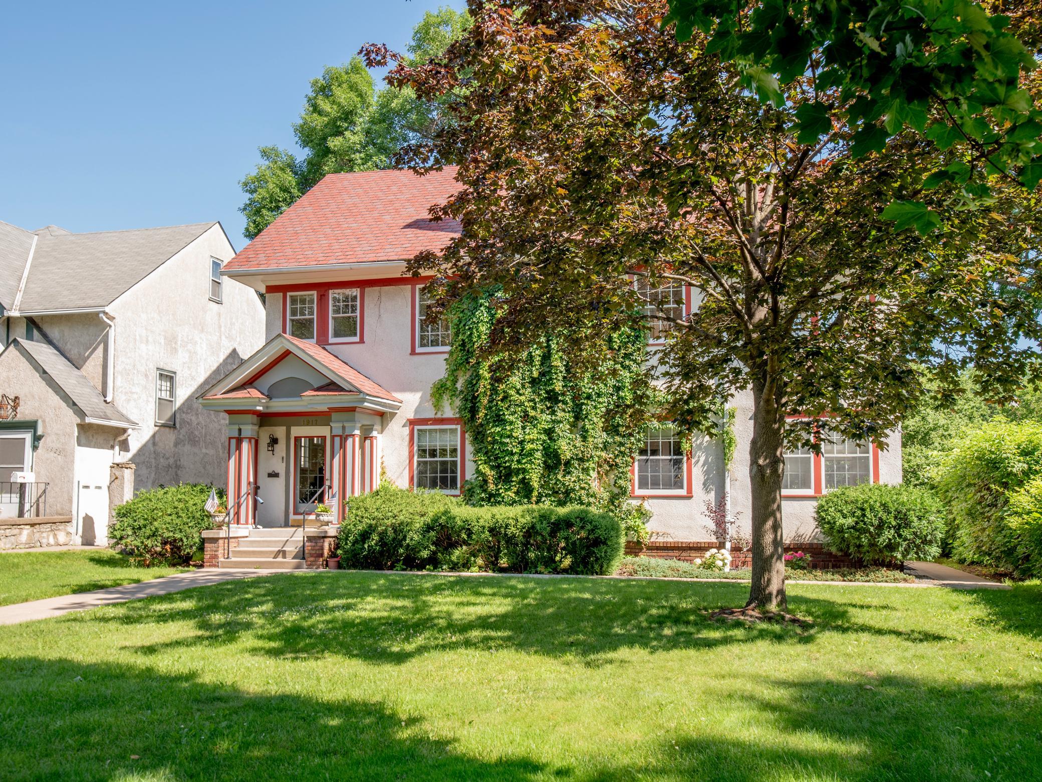 1917 Summit Avenue 2