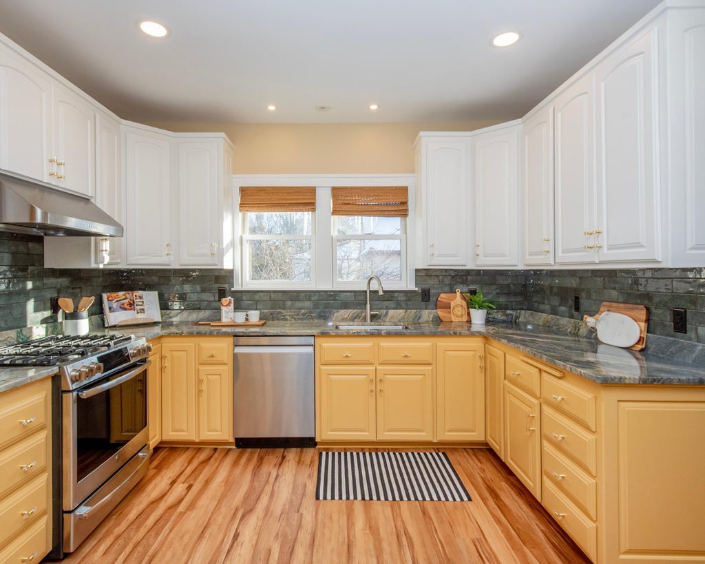 Photo of 1917 Summit Avenue #2, Saint Paul, MN 55105 (MLS # 7107128)