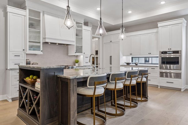 109 MINNETONKA AVE S, WAYZATA, MN 55391 - Image ad943aef0cc4e85dbc79d5162a60aafa/3512217851
