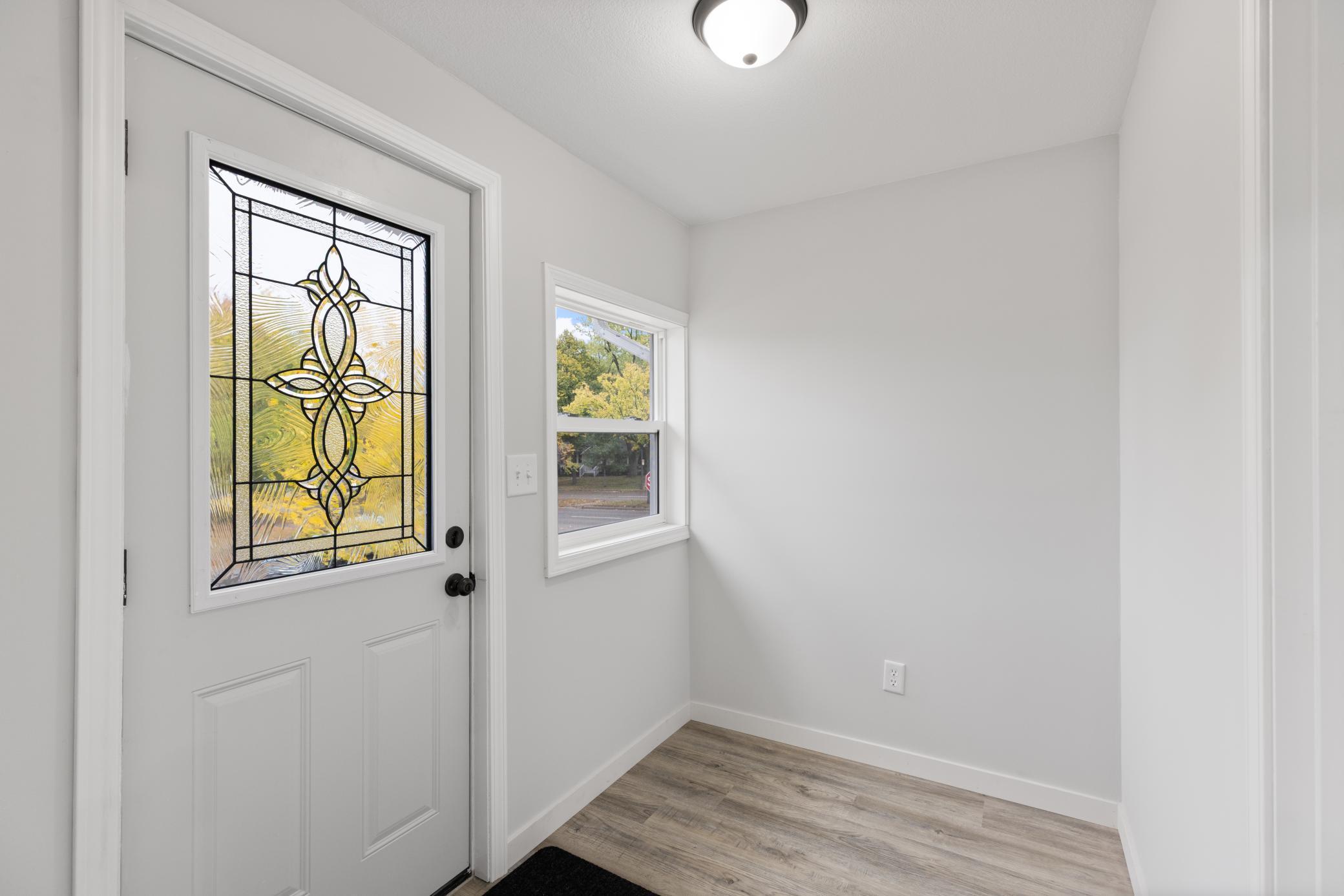 687 Lexington Parkway N