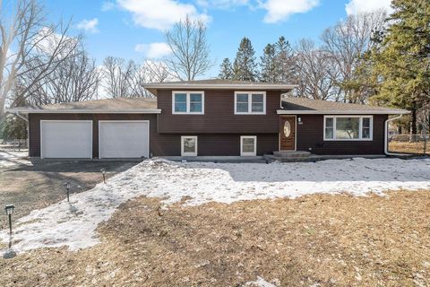 4842 104th Avenue NE Circle Pines MN 55014