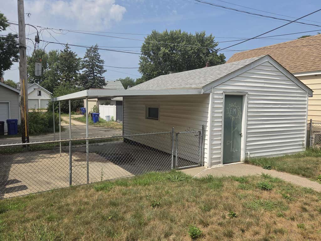 Photo of 645 Simpson Street, Saint Paul, MN 55104 (MLS # 7129724)