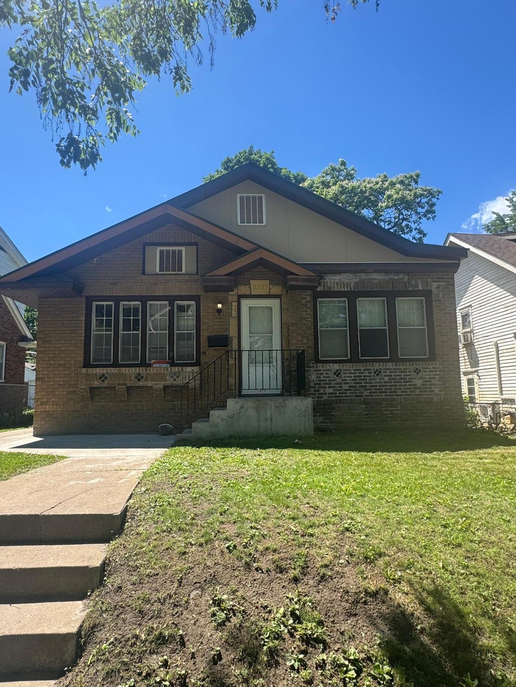 Photo of 3237 Sheridan Avenue N, Minneapolis, MN 55412 (MLS # 7092370)