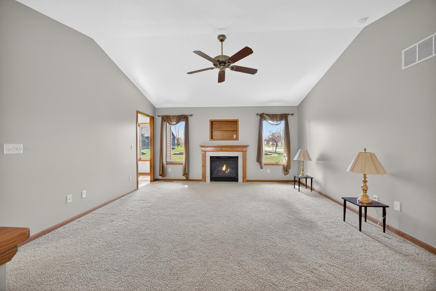 802 Timothy Drive SE