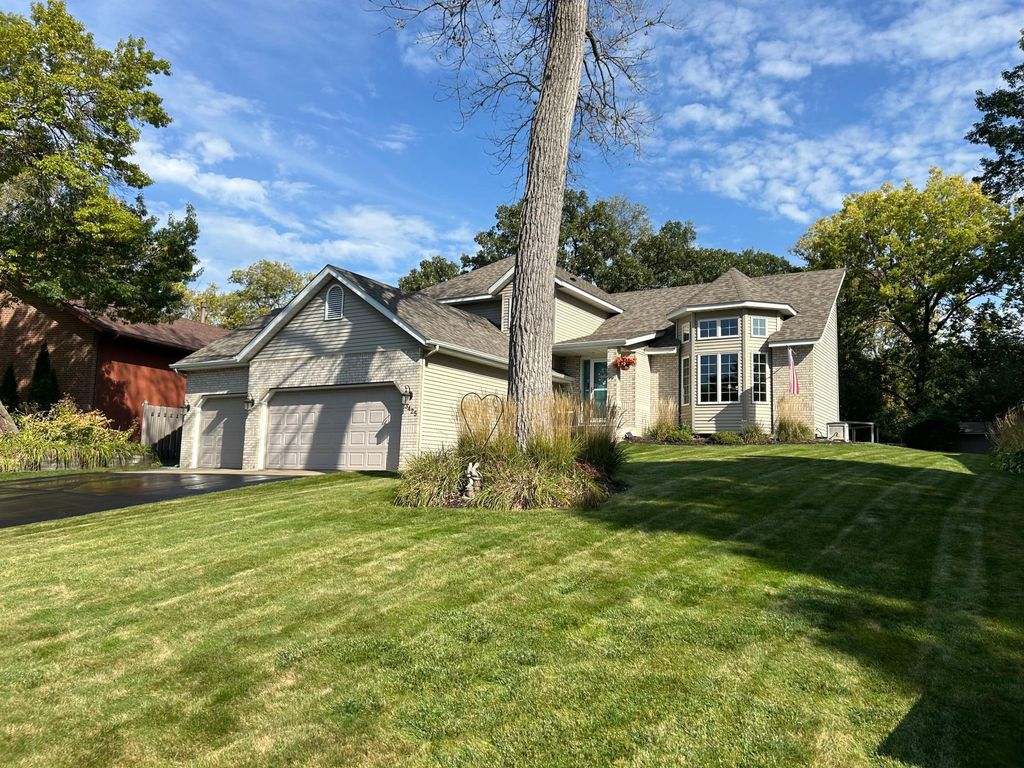 Photo of 13425 Hillcrest Lane, Burnsville, MN 55337 (MLS # 6802795)