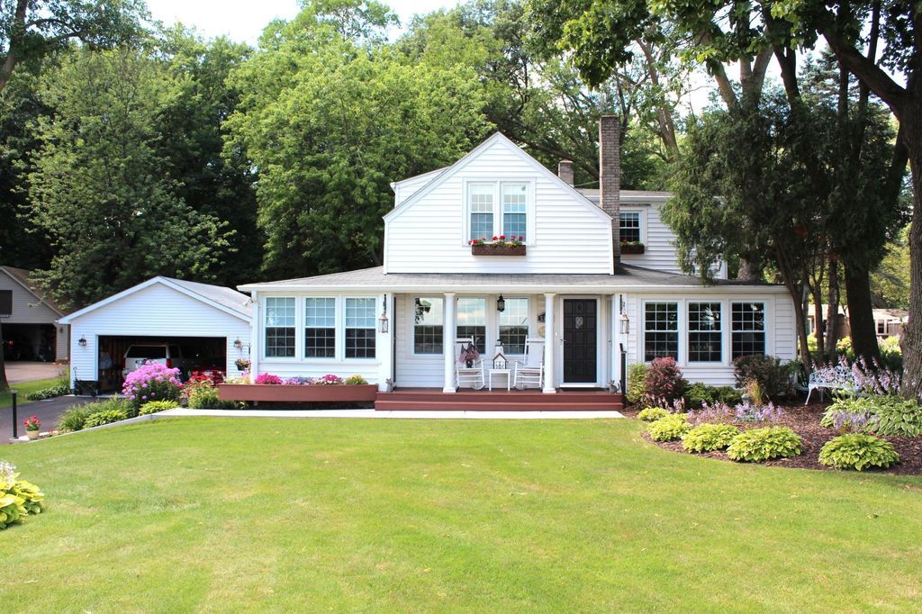 Photo of 5325 W Bald Eagle Boulevard, White Bear Twp, MN 55110 (MLS # 7022880)