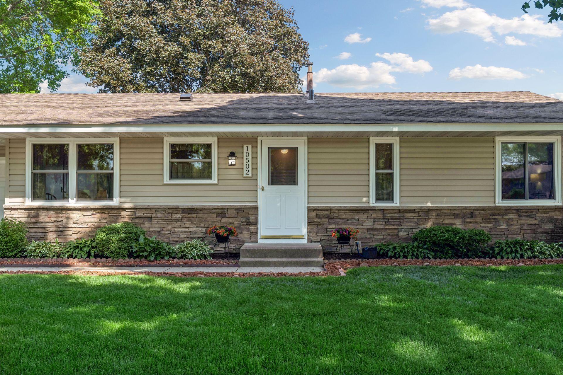10502 Lancaster Lane N