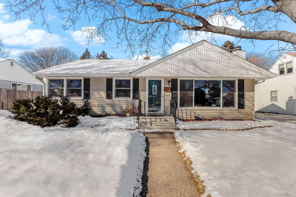 Photo of 1297 Hall Avenue, West Saint Paul, MN 55118 (MLS # 7015932)