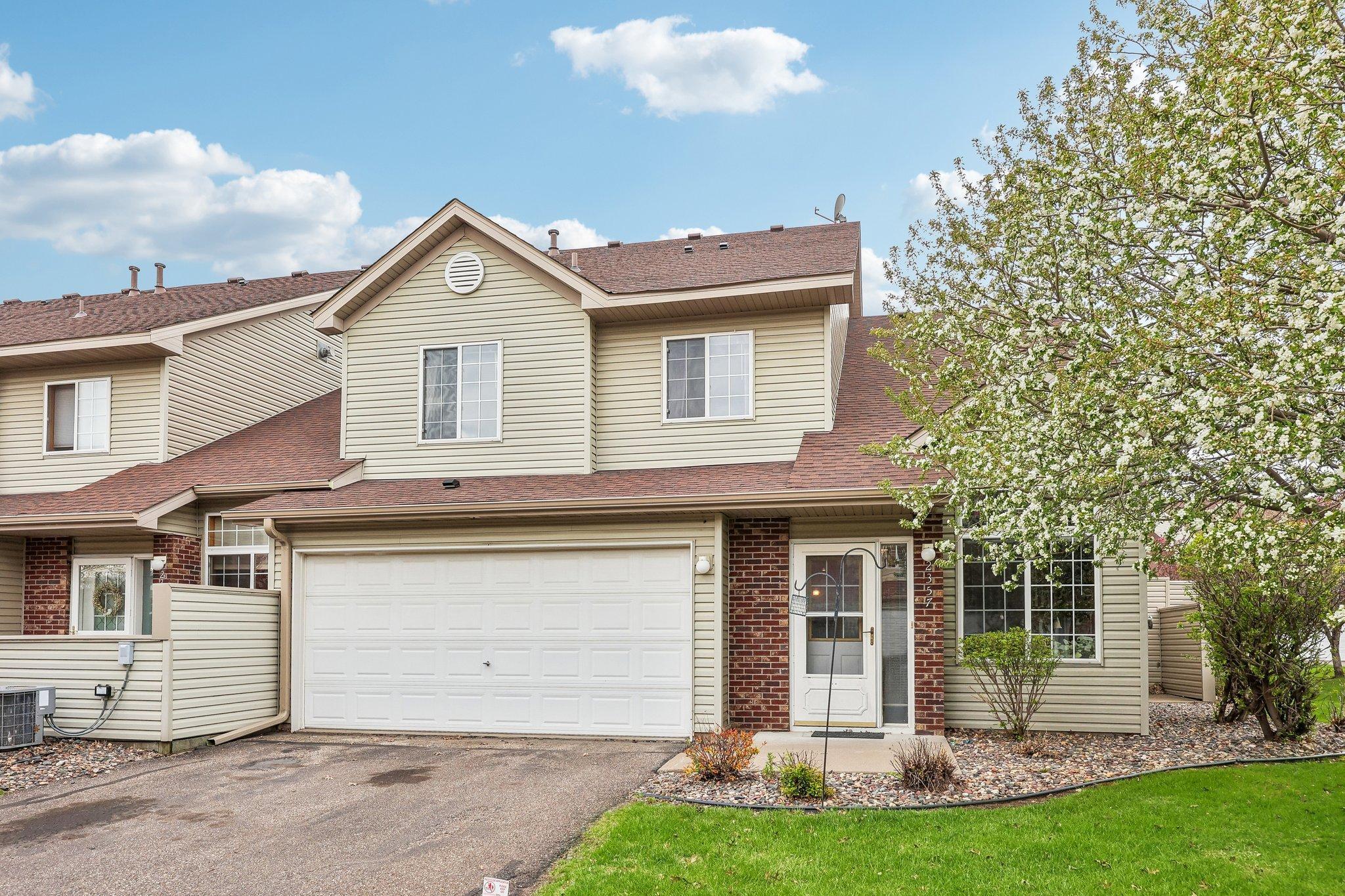 2357 Oakridge Circle