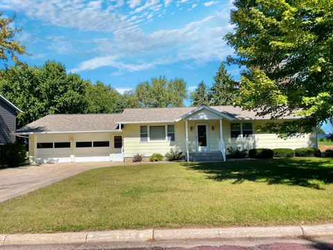 Photo of 2 Circle Drive, Springfield, MN 56087 (MLS # 6800038)