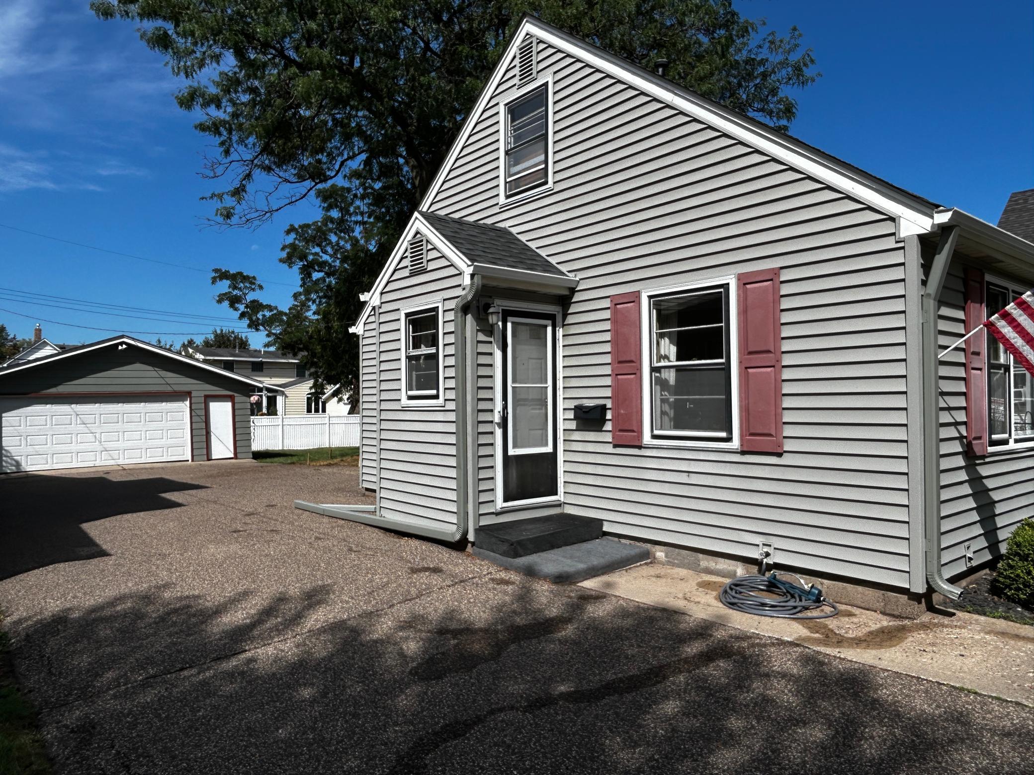 1324 Buchanan Street NE