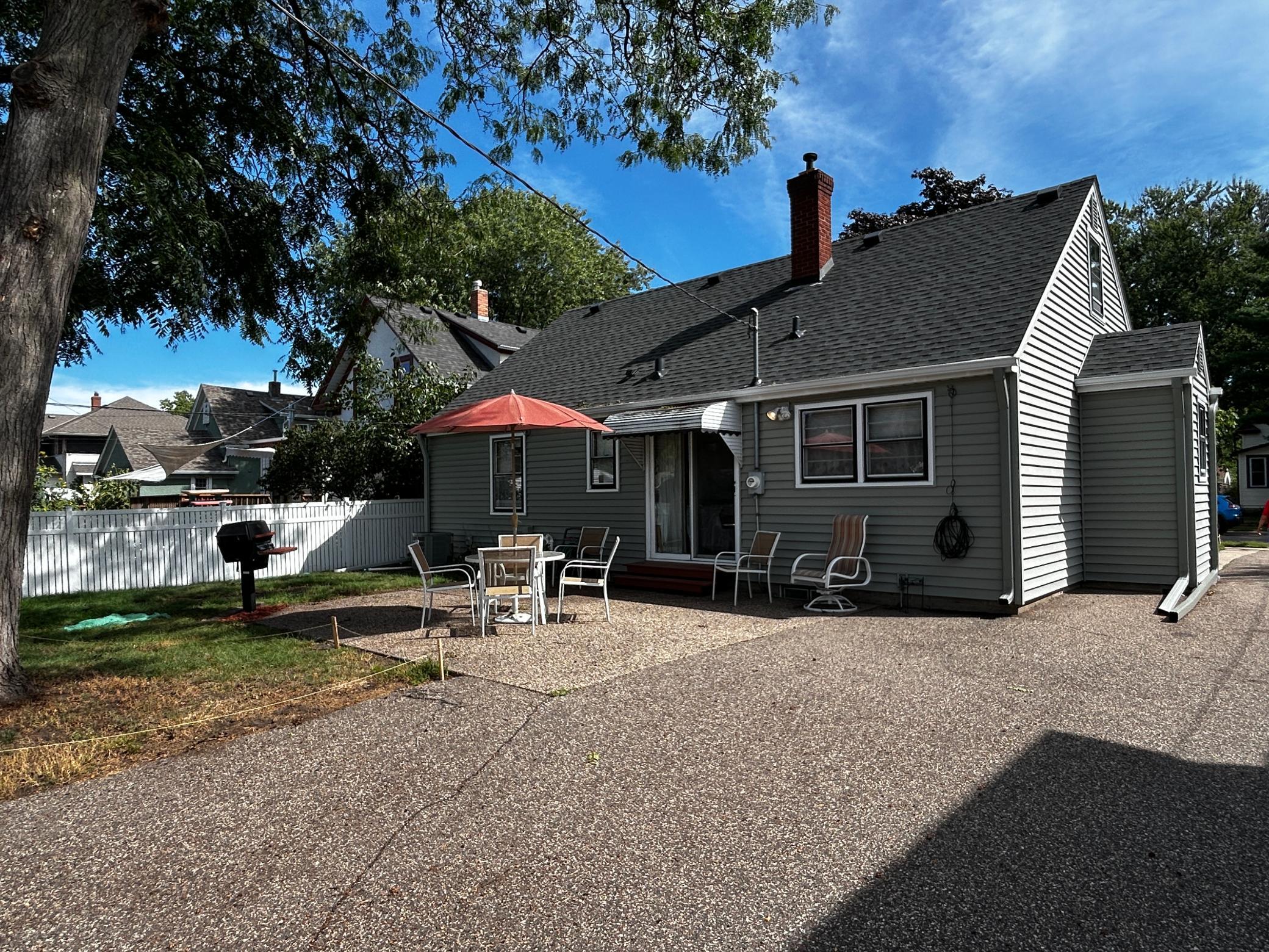 1324 Buchanan Street NE