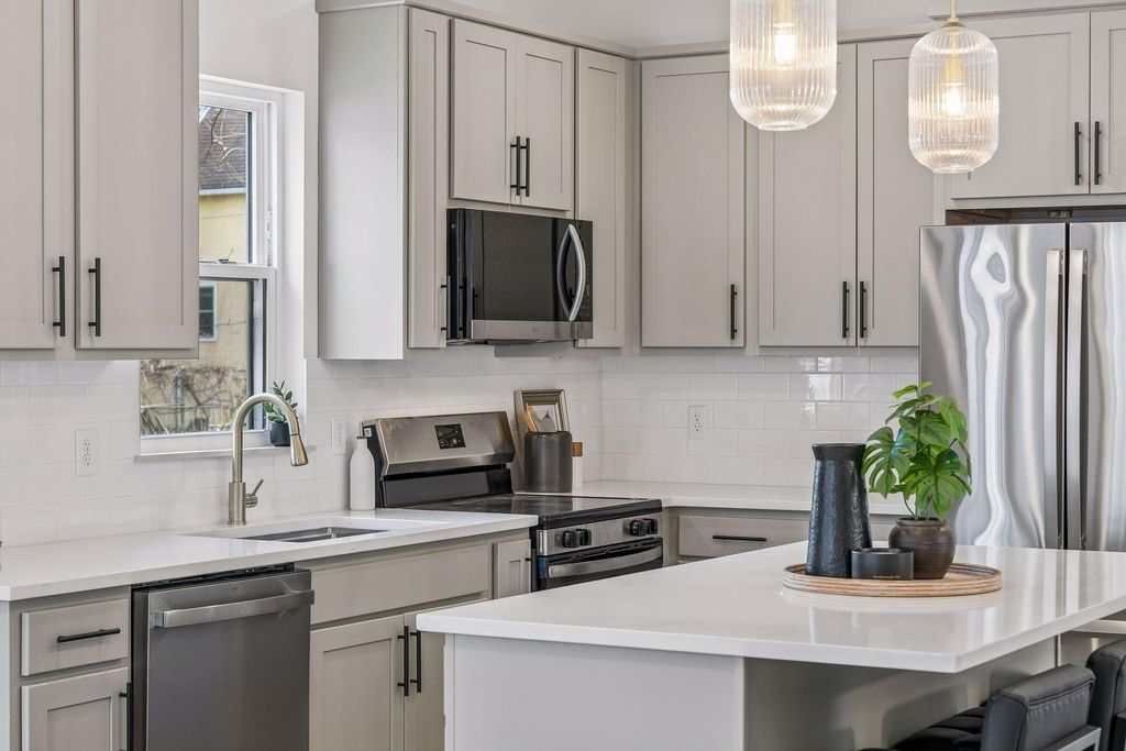 Photo of 2414 Como Avenue SE, Minneapolis, MN 55414 (MLS # 7052436)