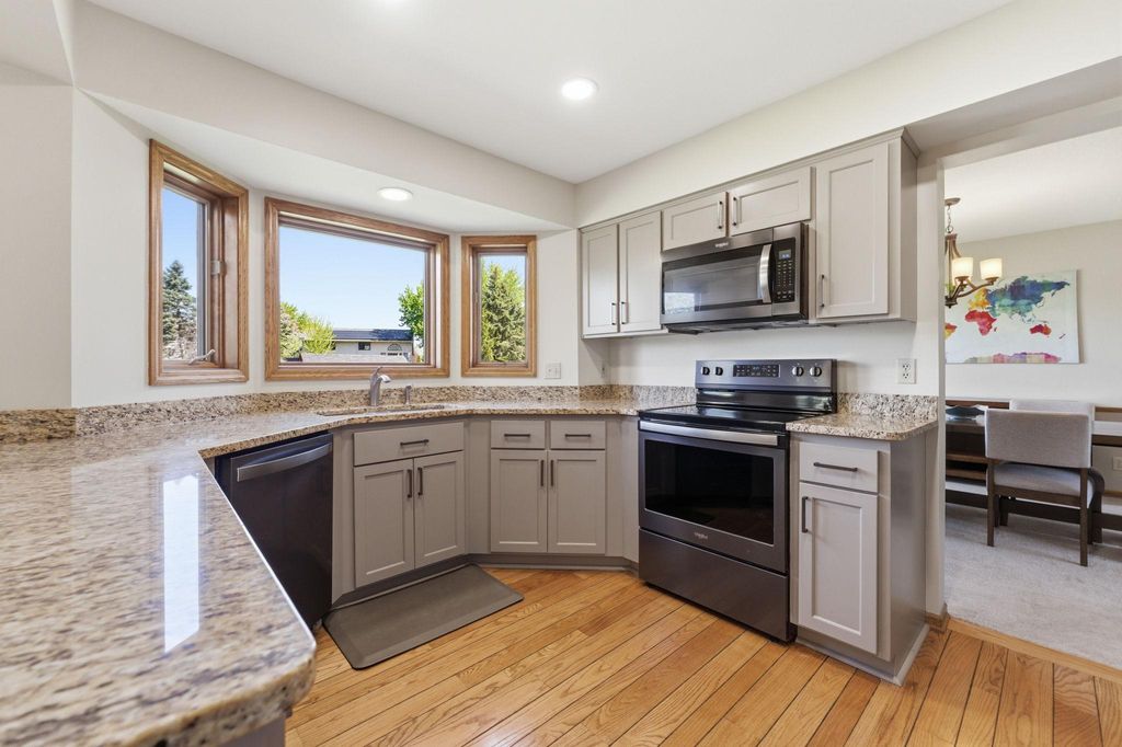 Photo of 6989 Wyndham Alcove, Woodbury, MN 55125 (MLS # 7068851)