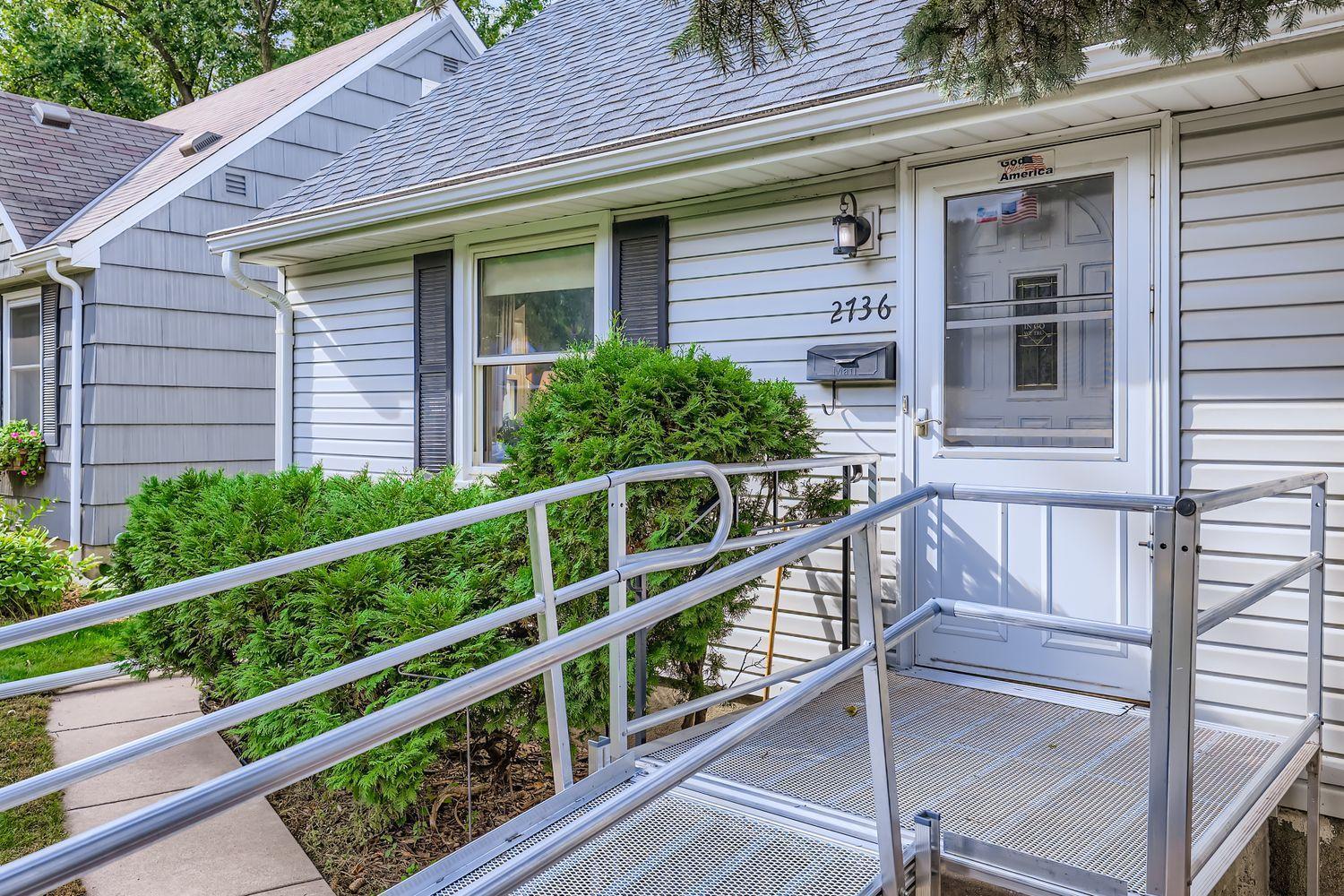 2736 Brunswick Avenue S