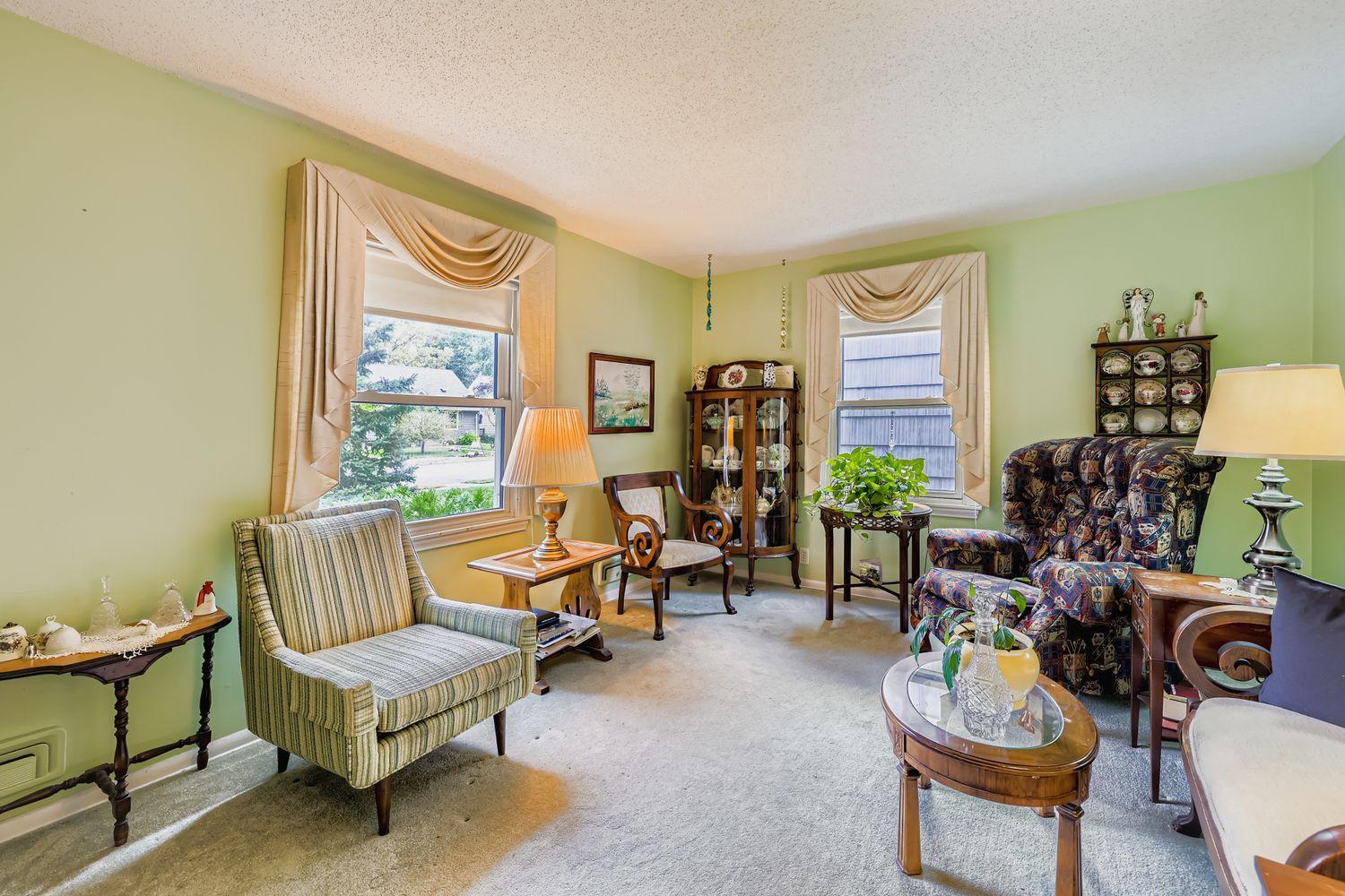 2736 Brunswick Avenue S