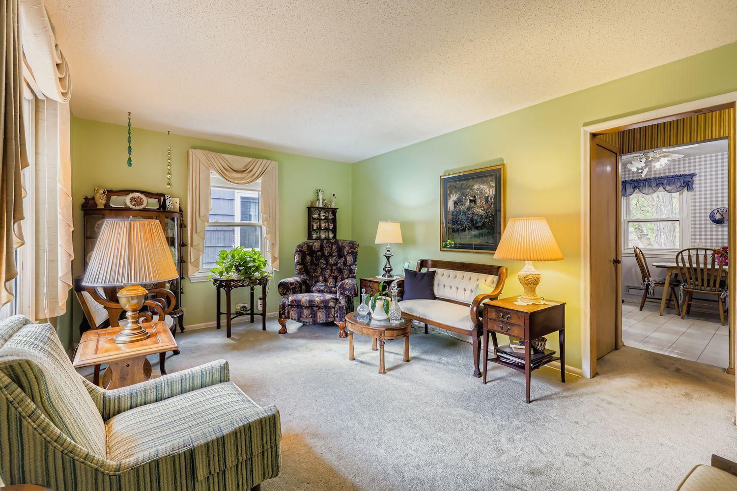 2736 Brunswick Avenue S