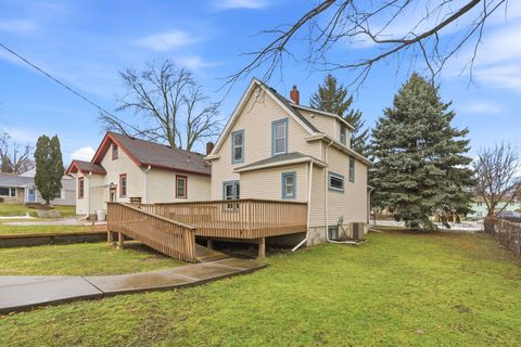 902 Dodd Road West Saint Paul MN 55118