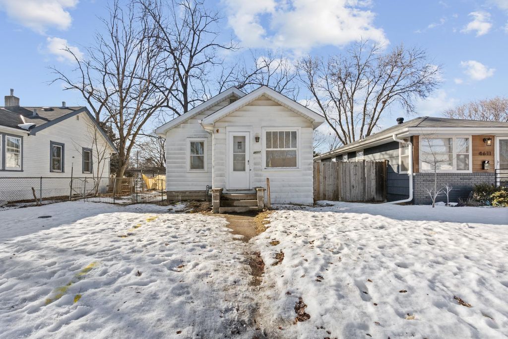 Photo of 4607 Queen Avenue N, Minneapolis, MN 55412 (MLS # 7020158)