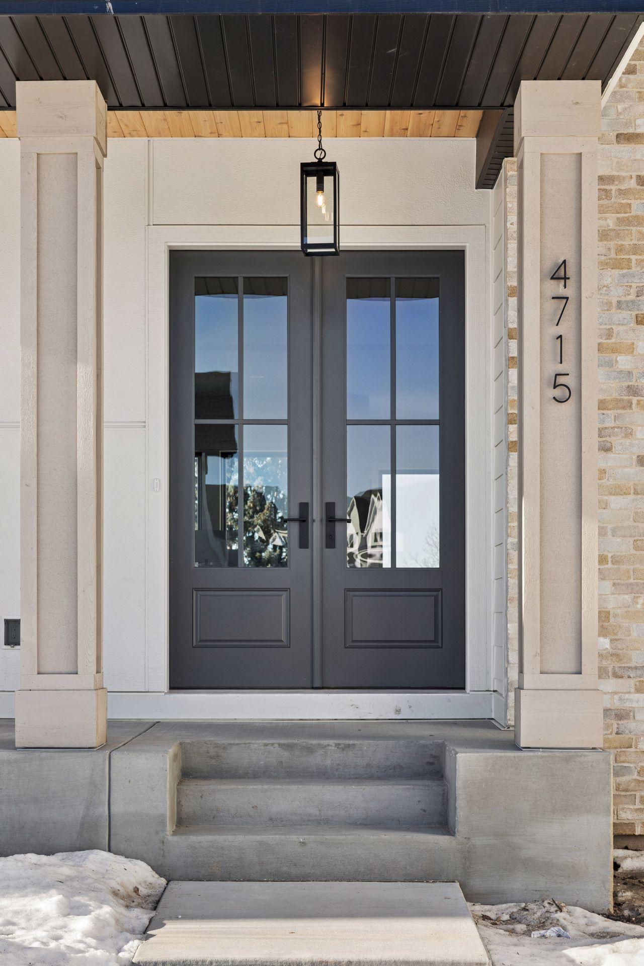 4715 Comstock Lane N