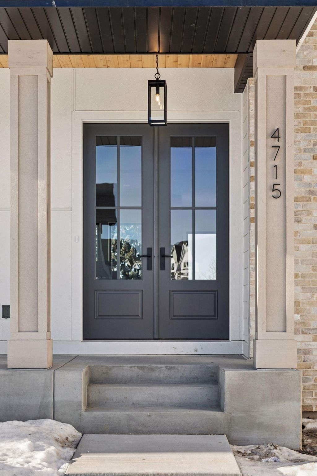 Photo of 4715 Comstock Lane N, Plymouth, MN 55446 (MLS # 7011017)