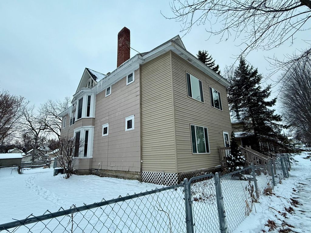 Photo of 1034 Reaney Avenue, Saint Paul, MN 55106 (MLS # 7002704)