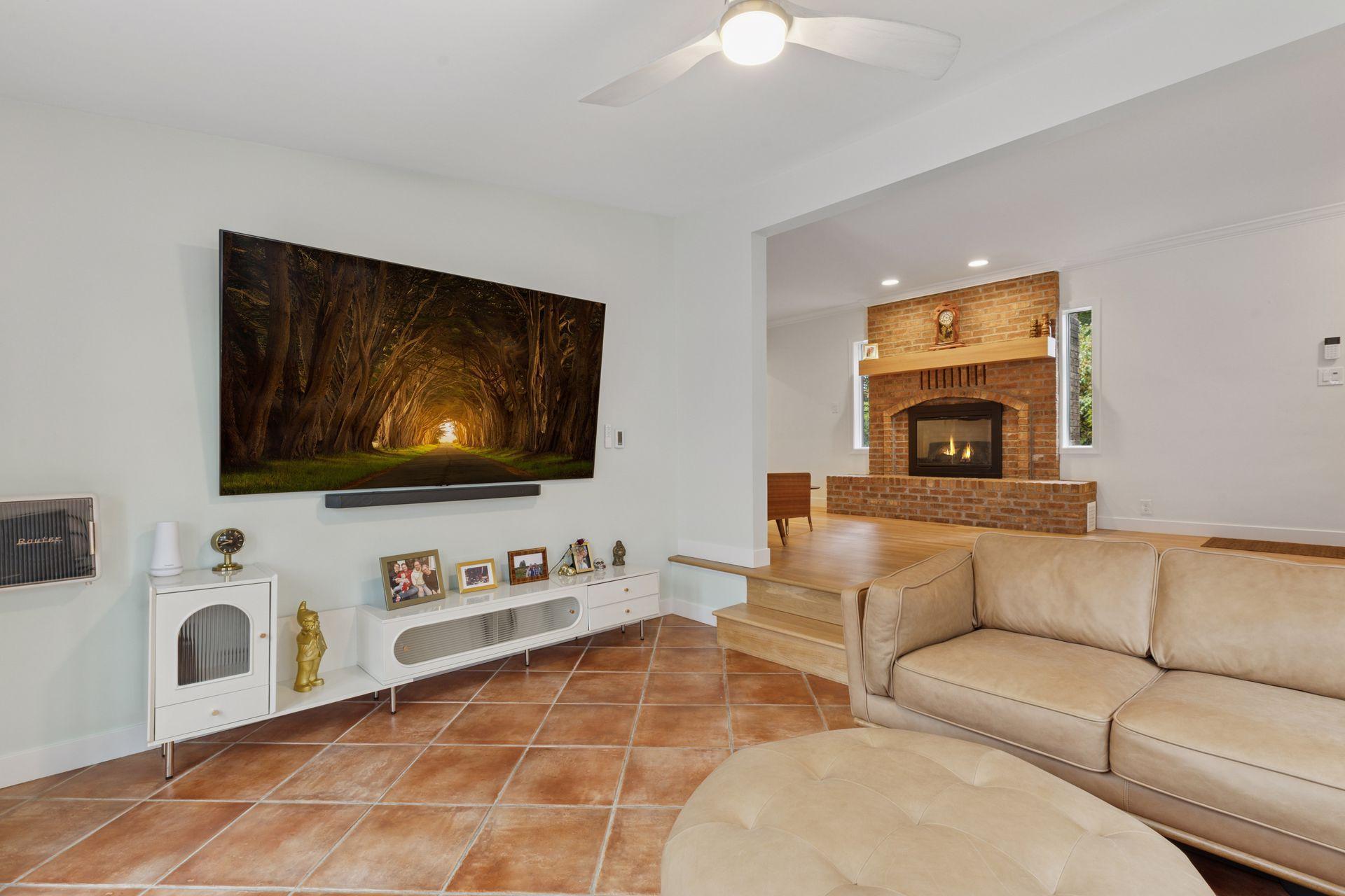 1846 Saunders Avenue