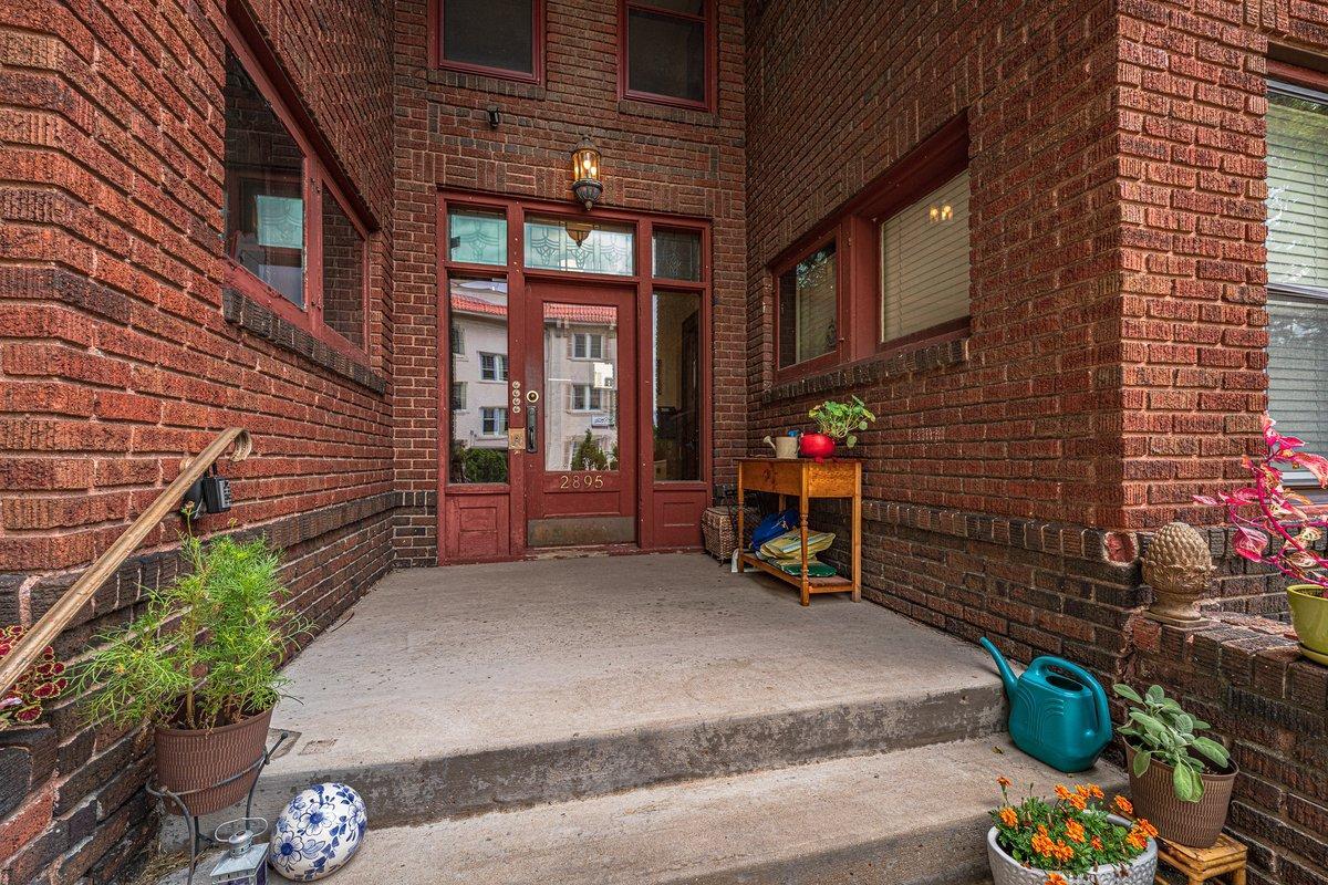 2895 James Avenue S 4