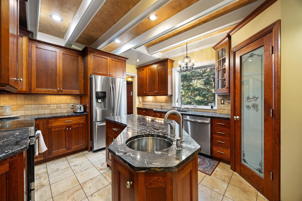 Photo of 124 N Hawthorne Road, Duluth, MN 55812 (MLS # 7021373)