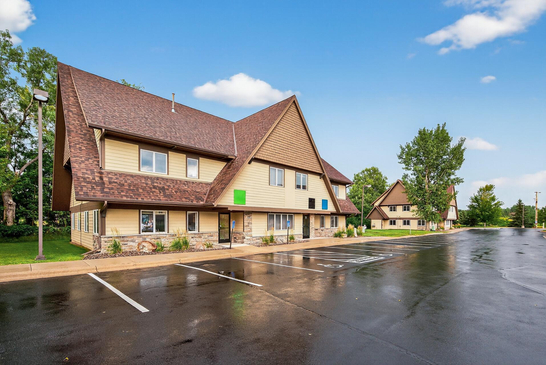 2115 County Road D E 200