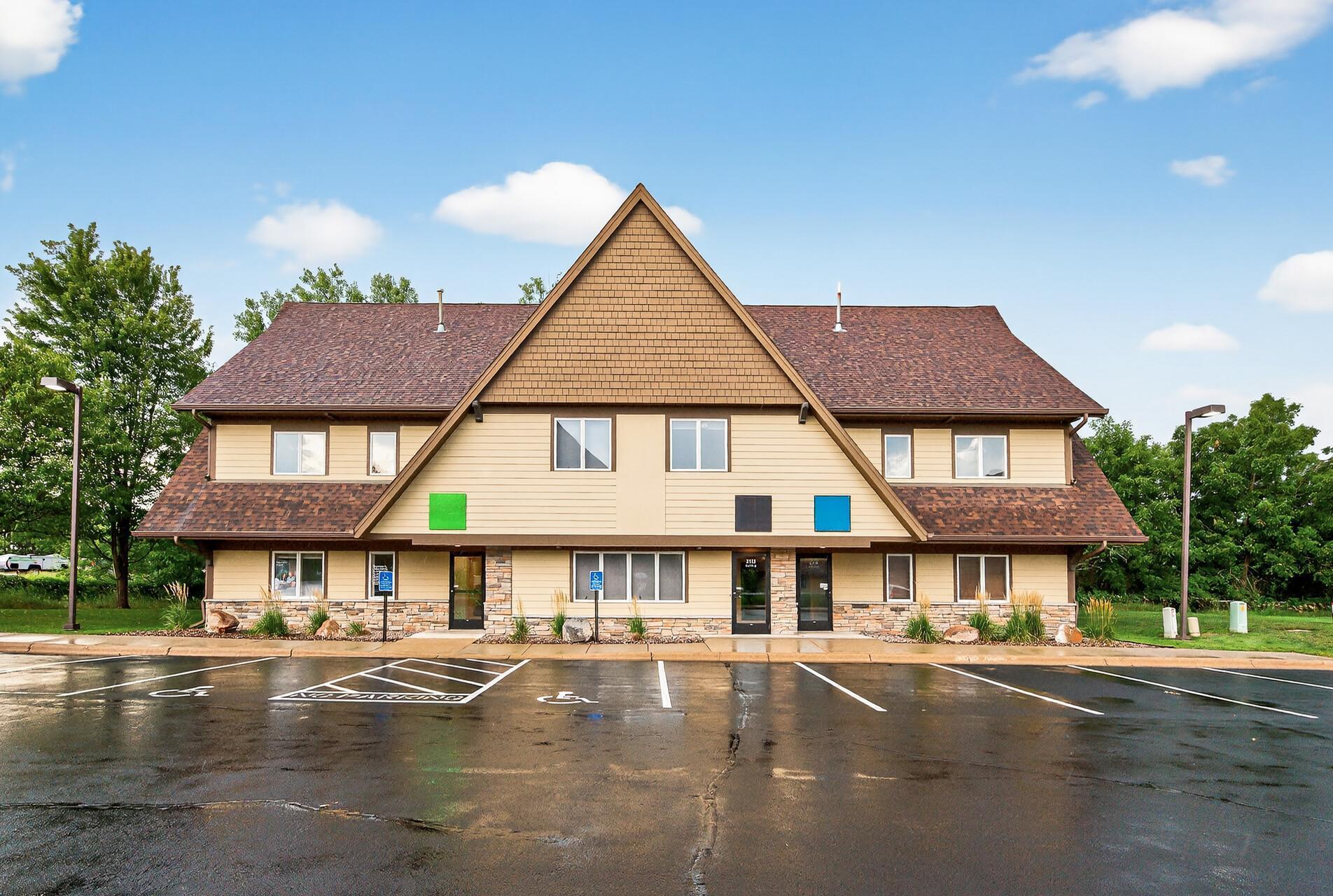 2115 County Road D E 200