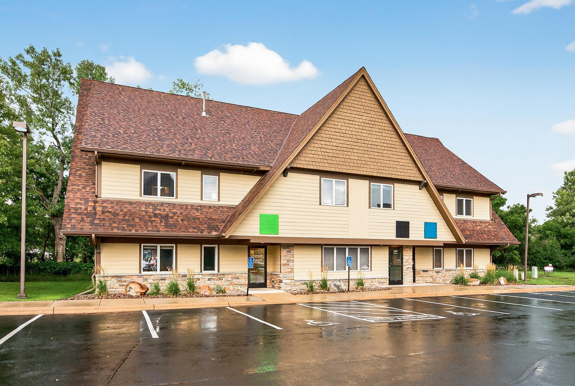 2115 County Road D E 200