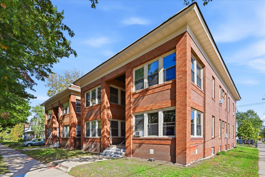 Photo of 3345 Harriet Avenue, Minneapolis, MN 55408 (MLS # 7161067)