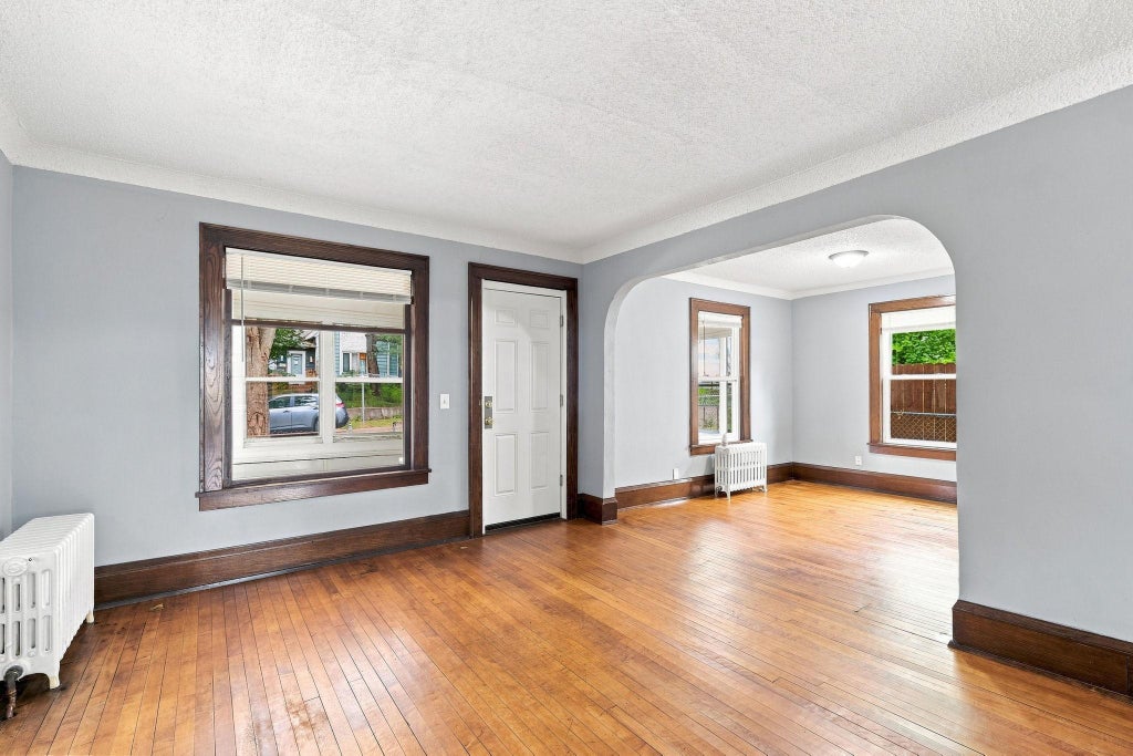 Photo of 3014 Russell Avenue N, Minneapolis, MN 55411 (MLS # 7111564)