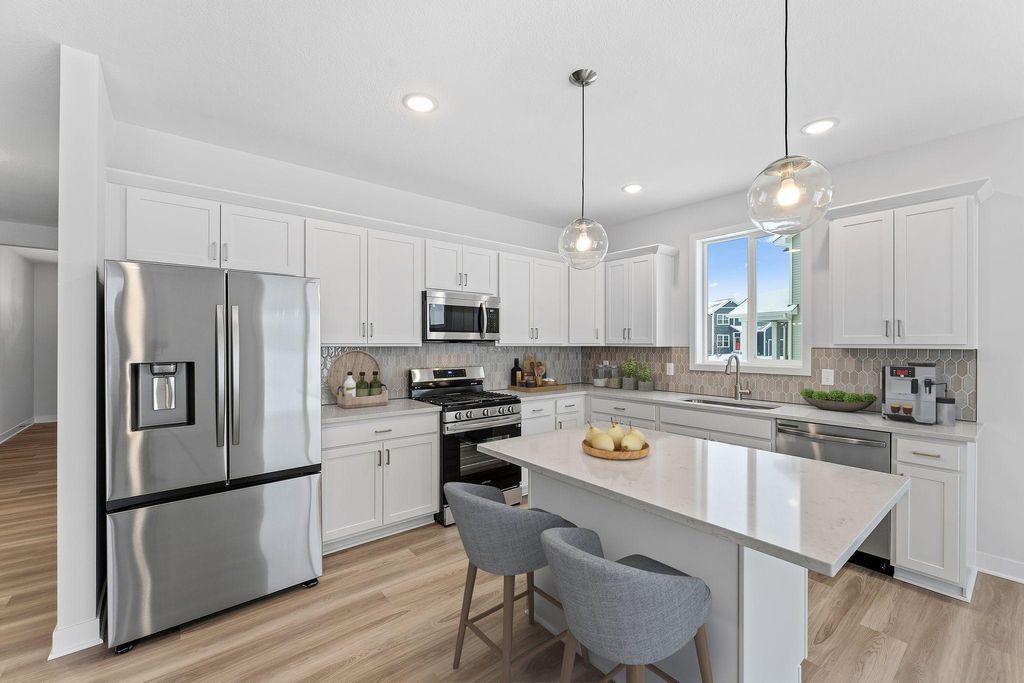 Photo of 1561 Creekwood Dr Dr, New Richmond, WI 54017 (MLS # 7013562)