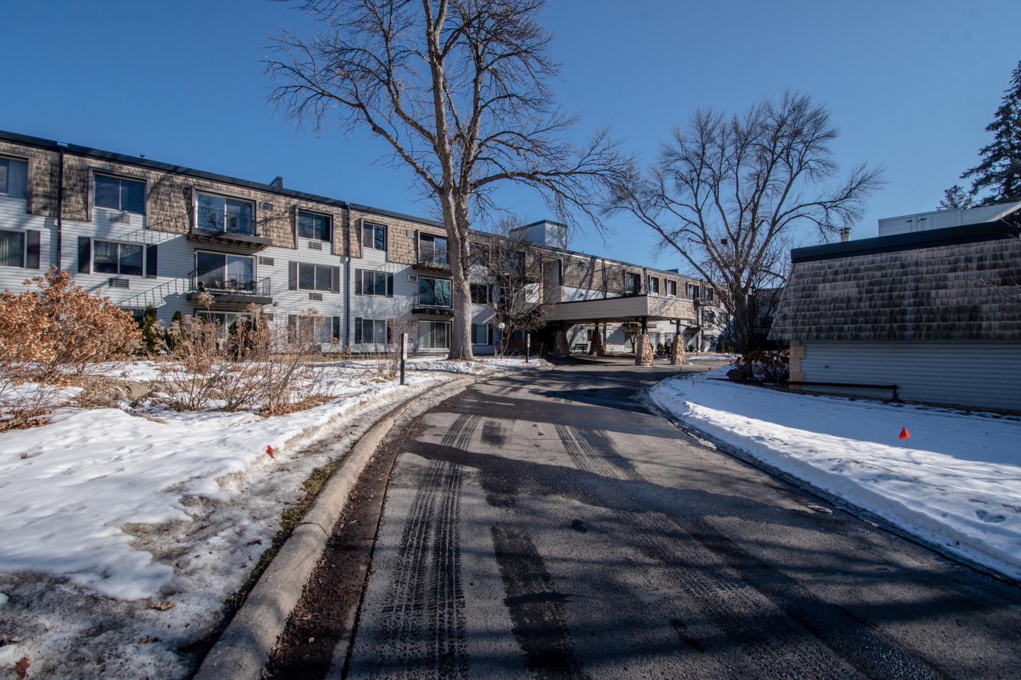 181 Little Canada Road E 115