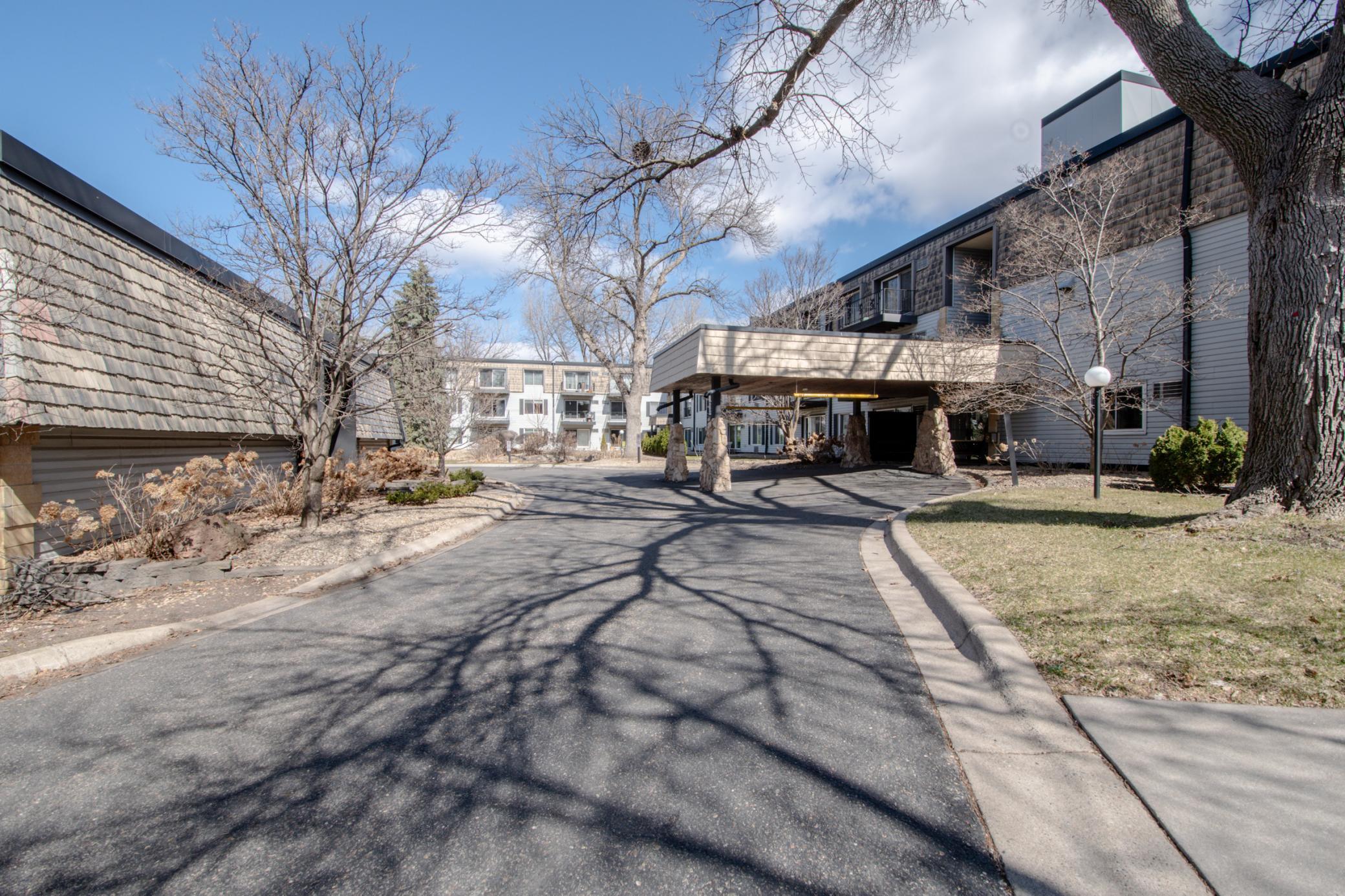 181 Little Canada Road E 115