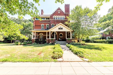 490 Summit Avenue Saint Paul MN 55102