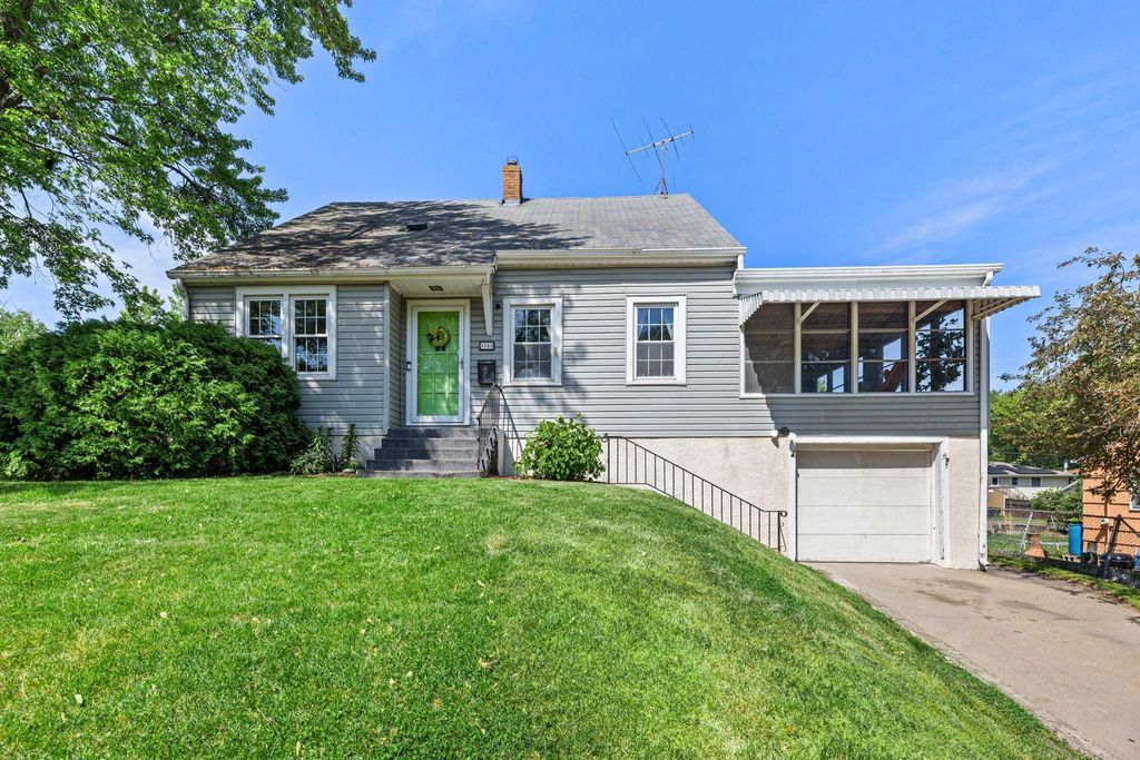 Photo of 6940 Vincent Avenue S, Richfield, MN 55423 (MLS # 7082939)